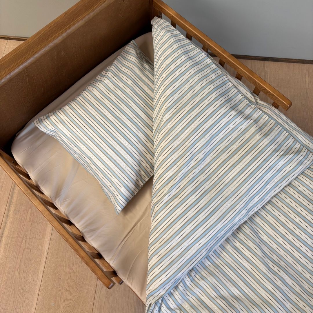 nuuroo By Mats - Baby sengetøj Lagen Sky Blue Stripe