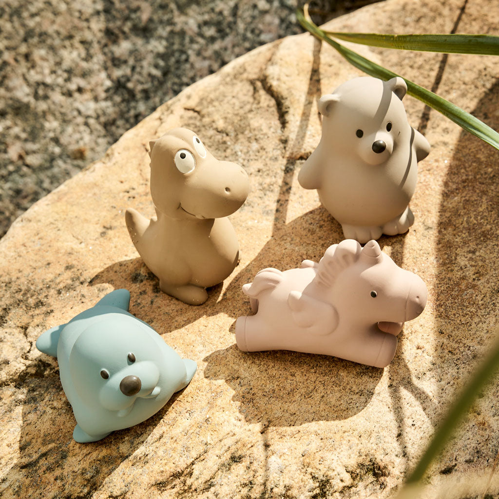 nuuroo Zaza badelegetøj i naturgummi Bath toys Rose dust