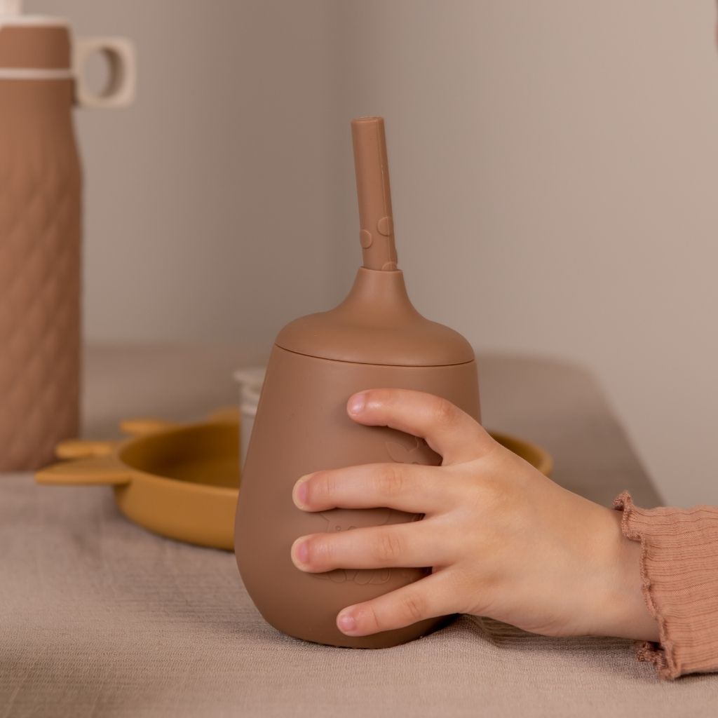 nuuroo Adita silikone kop med sugerør Kop Chocolate malt