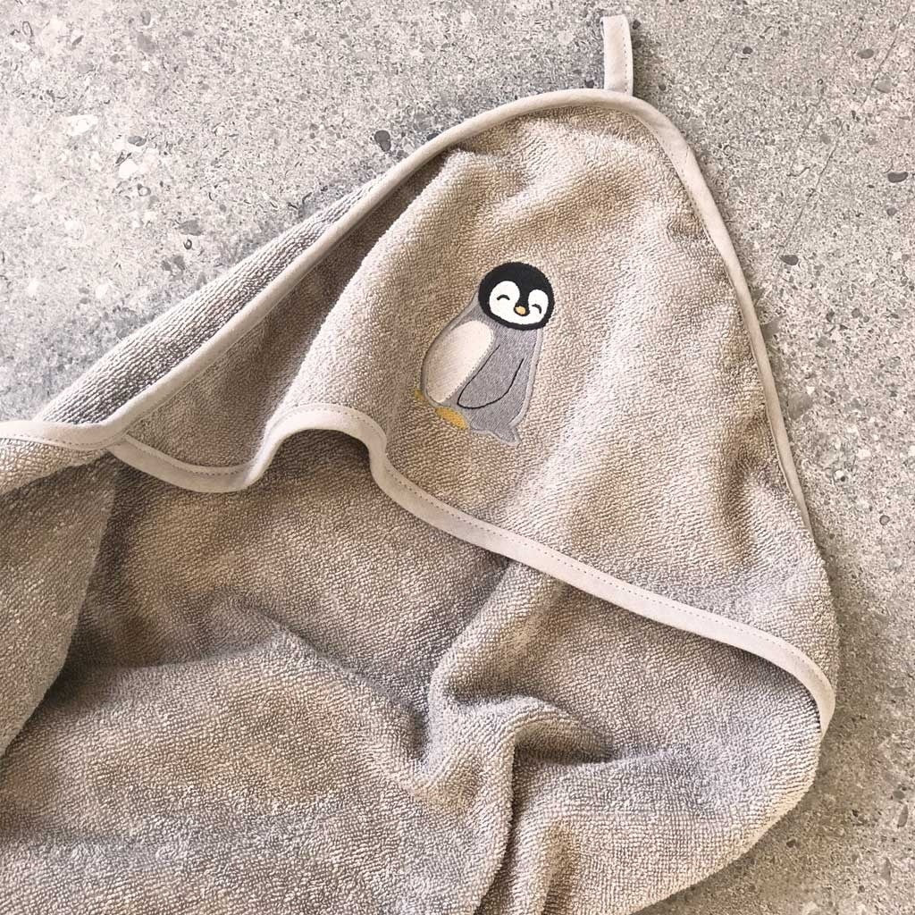 nuuroo Petu Petu - Mano håndklæde med hætte - stor Håndklæde Penguin